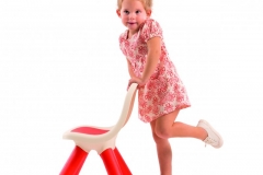 krzeselko-z-oparciem-smoby-w-kolorze-czerwonym